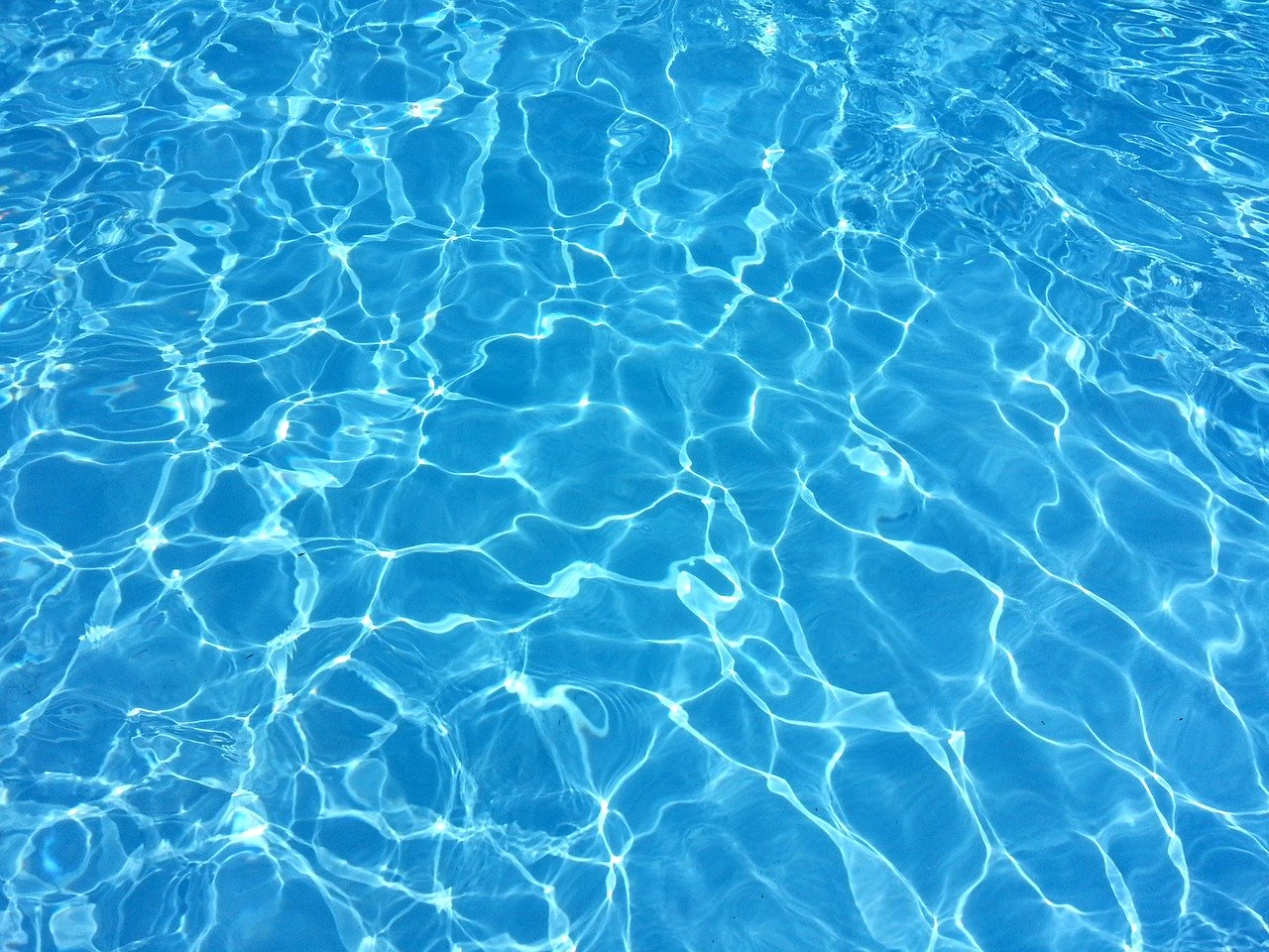 Piscina antes da limpeza
